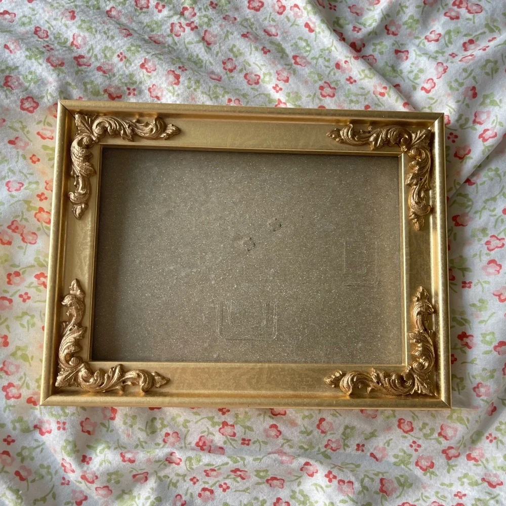 Vtg gold art nouveau regency 4x6 Picture Frame Ornate Etched filigree scroll